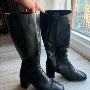 Elegant Tamaris Black Leather Knee-High Boots